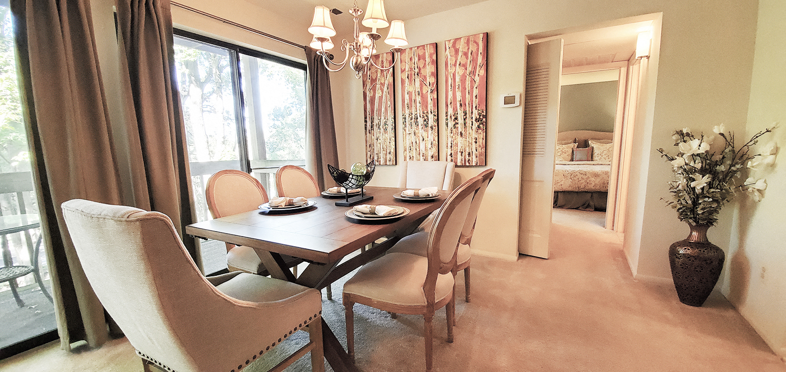 Elegant Dining Space at The Paths at Loveton Farms, Sparks, Maryland